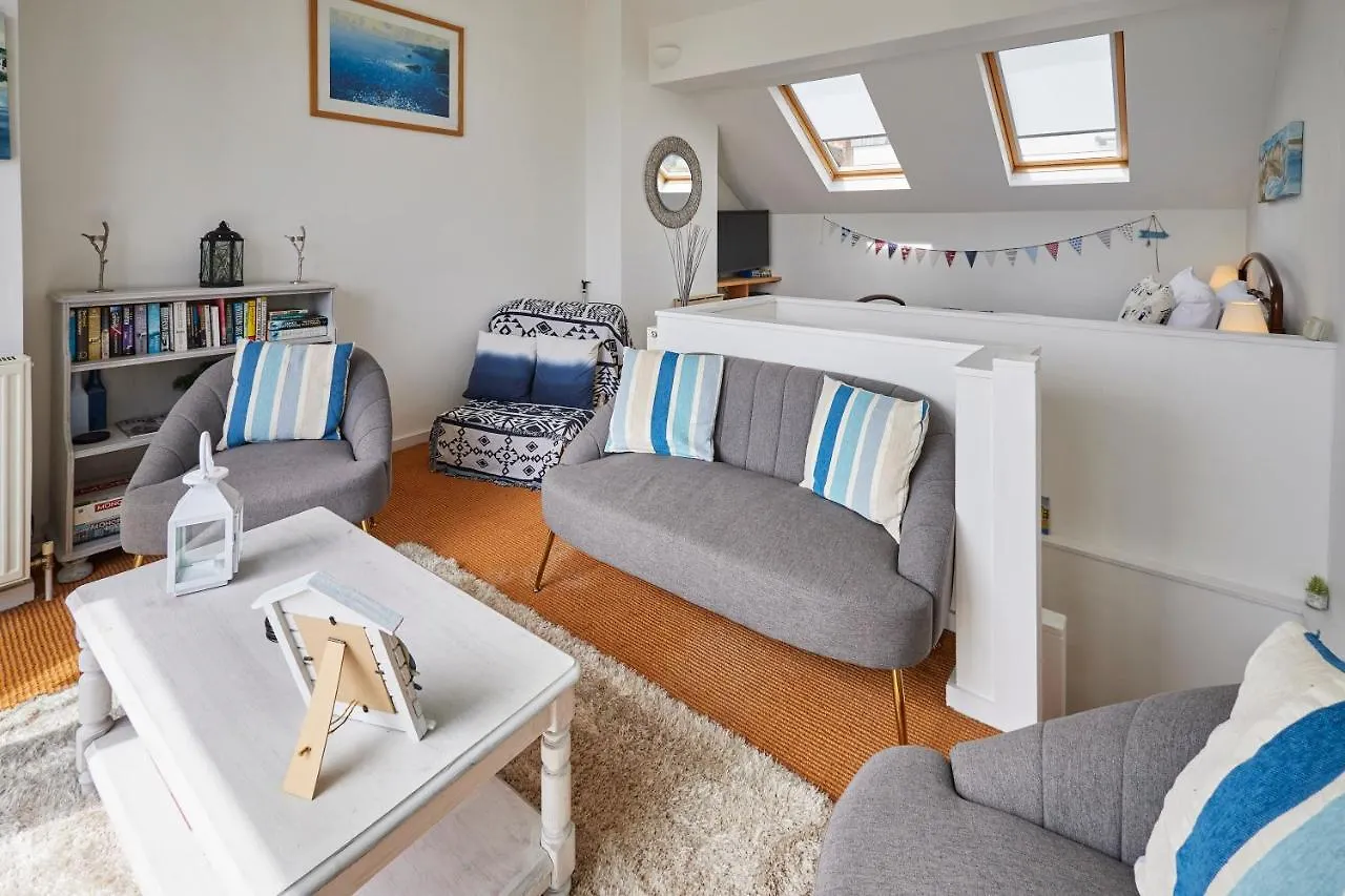 Host & Stay - The Hideaway Scarborough