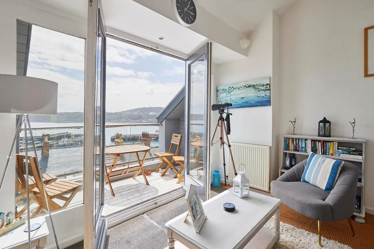 Host & Stay - The Hideaway Scarborough